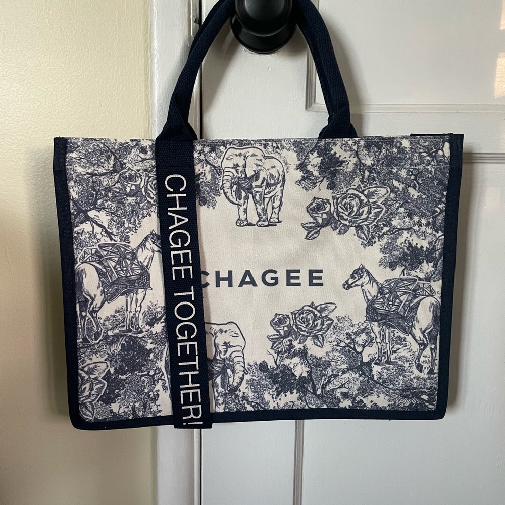 LOOKING TO TRADE for Chagee navy tote bag